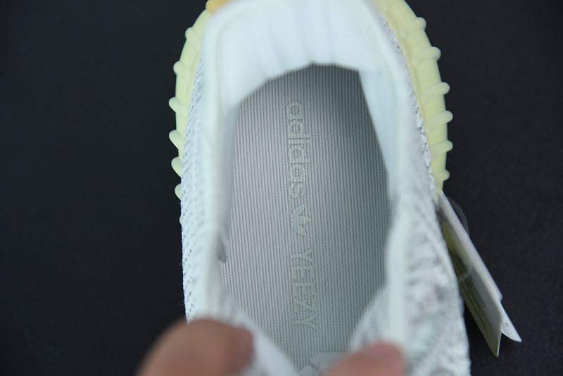 ad*s Y**zy boost 350 v2 yeshaya reflective fx4349