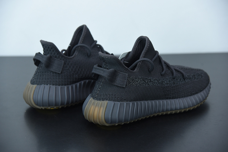 ad*s Y**zy boost 350 v2 cinder reflective fy4176