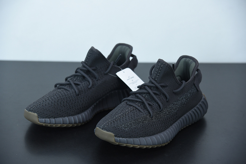 ad*s Y**zy boost 350 v2 cinder reflective fy4176