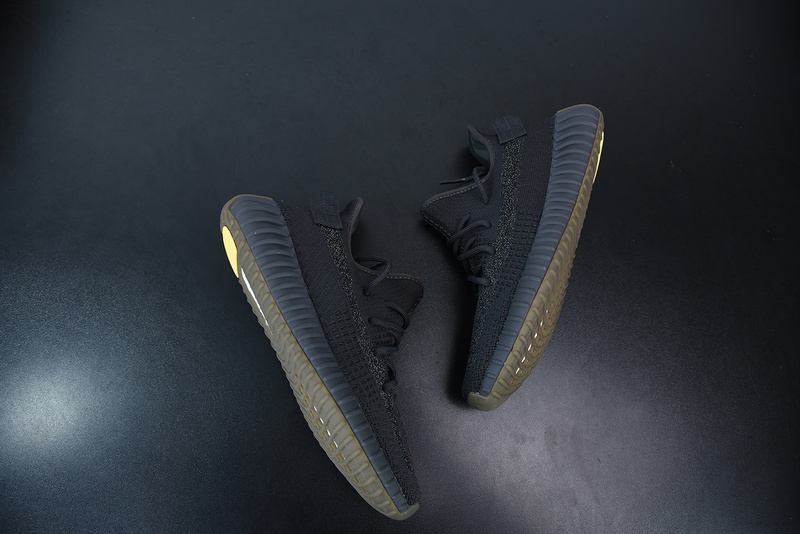 ad*s Y**zy boost 350 v2 cinder reflective fy4176