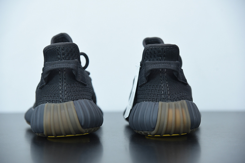 ad*s Y**zy boost 350 v2 cinder reflective fy4176