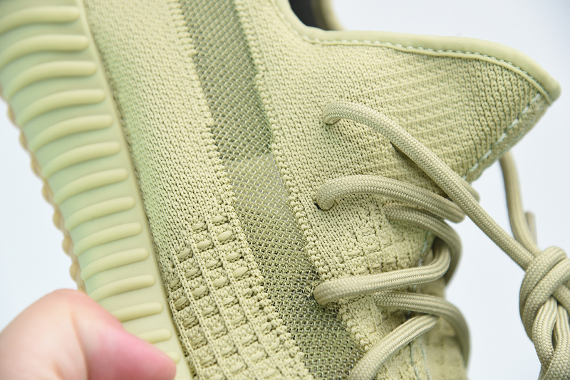 ad*s Y**zy boost 350 v2 sulfur fy5346