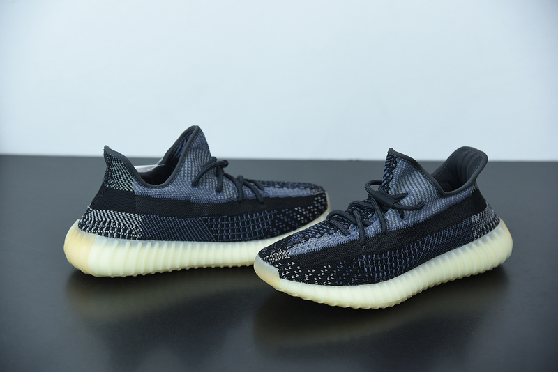 ad*s Y**zy boost 350 v2 “carbon” fz5000