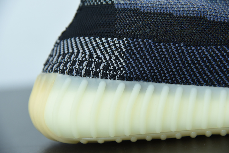 ad*s Y**zy boost 350 v2 “carbon” fz5000