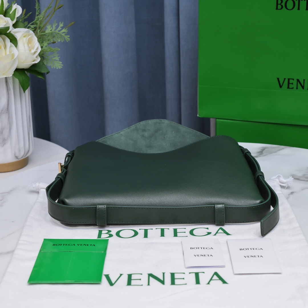bo*te*ga Ve*ne*tacradle tote-30x23x16cm