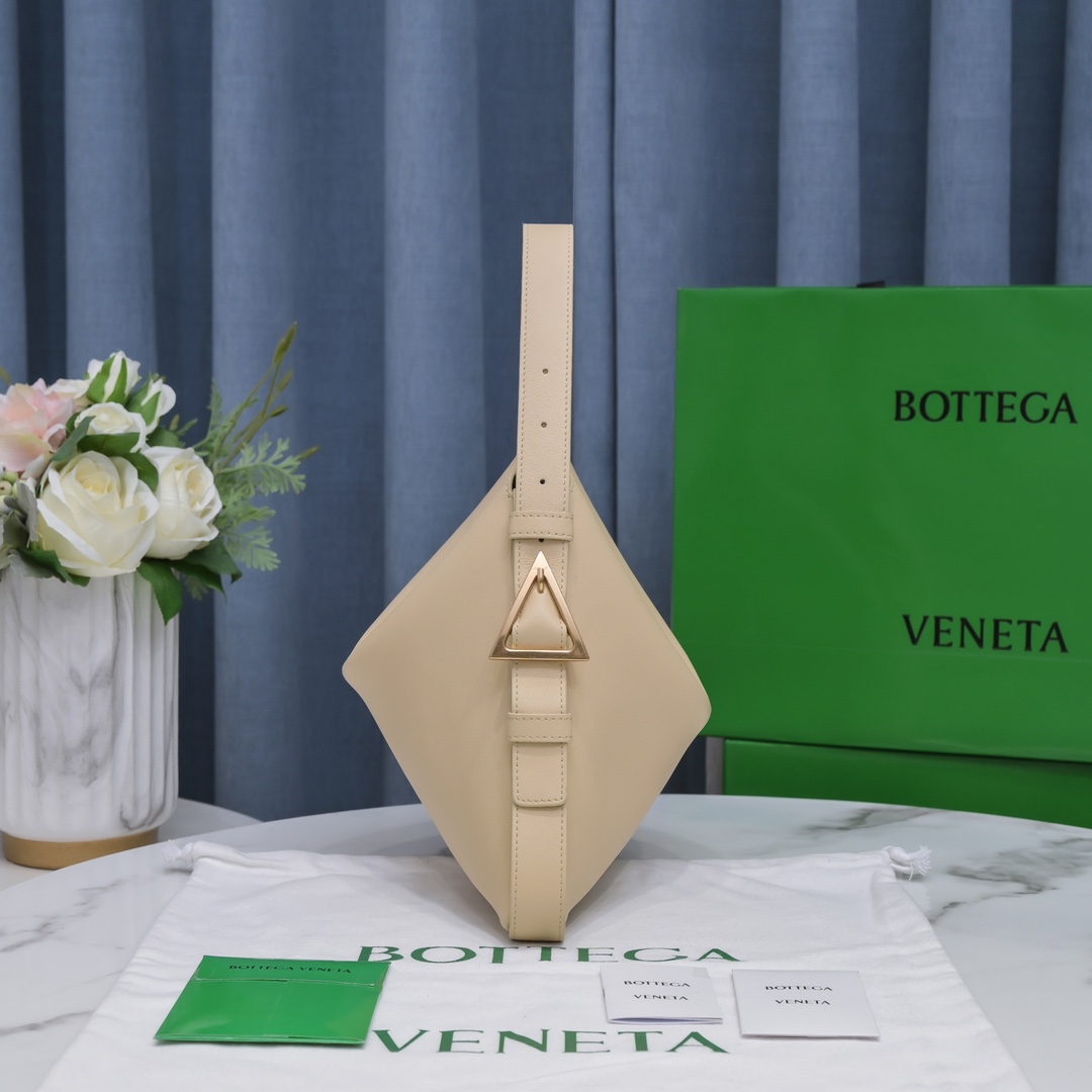 bo*te*ga Ve*ne*tacradle tote-30x23x16cm