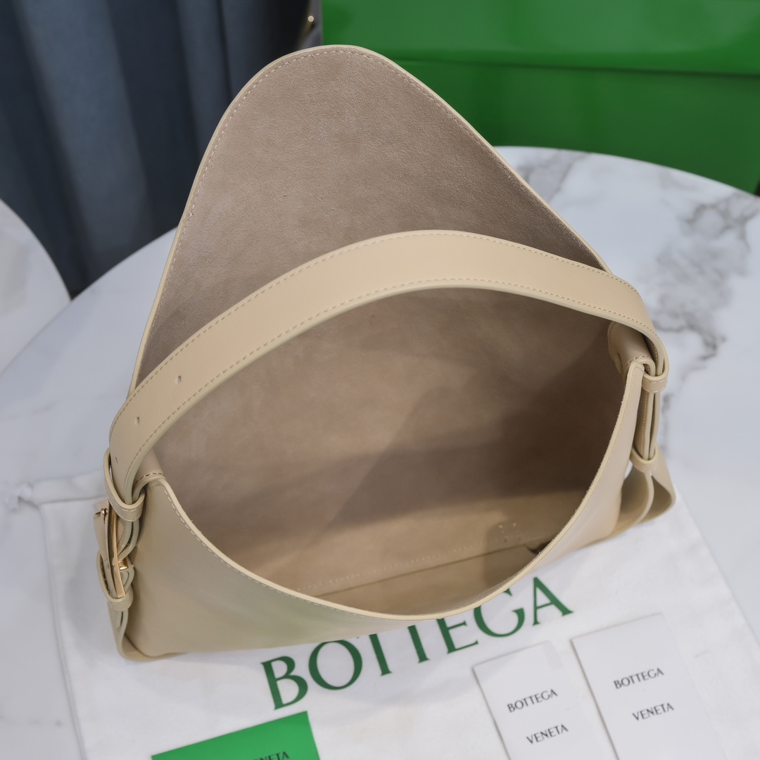 bo*te*ga Ve*ne*tacradle tote-30x23x16cm