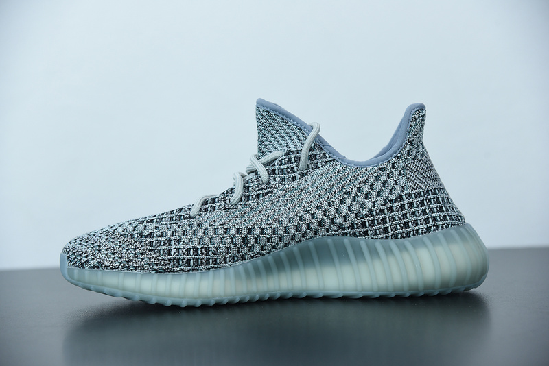ad*s Y**zy boost 350 v2 ash blue gy7657