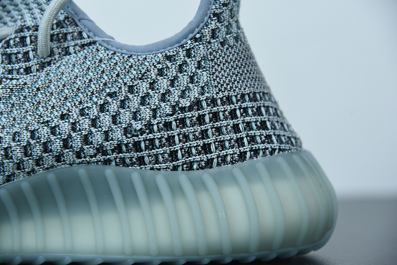 ad*s Y**zy boost 350 v2 ash blue gy7657