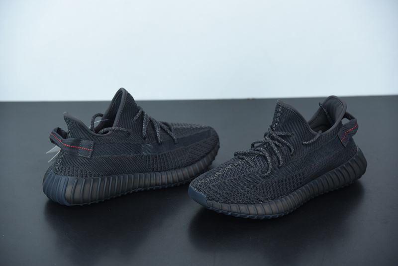 ad*s Y**zy boost 350 v2 non-reflective fu9006
