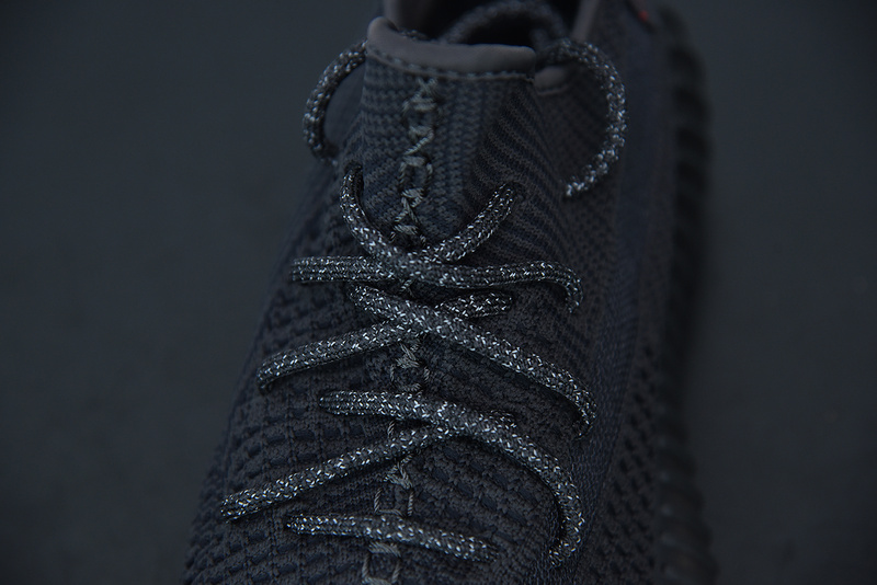 ad*s Y**zy boost 350 v2 non-reflective fu9006