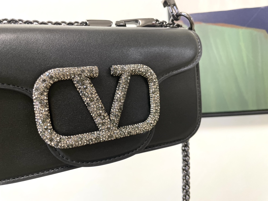 Valentino Handbags-20*15*7CM