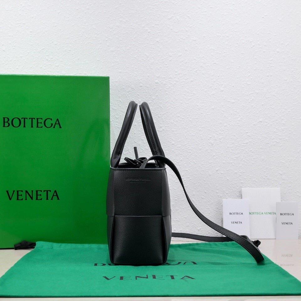 bo*te*ga Ve*ne*tatote-25*16*8cm