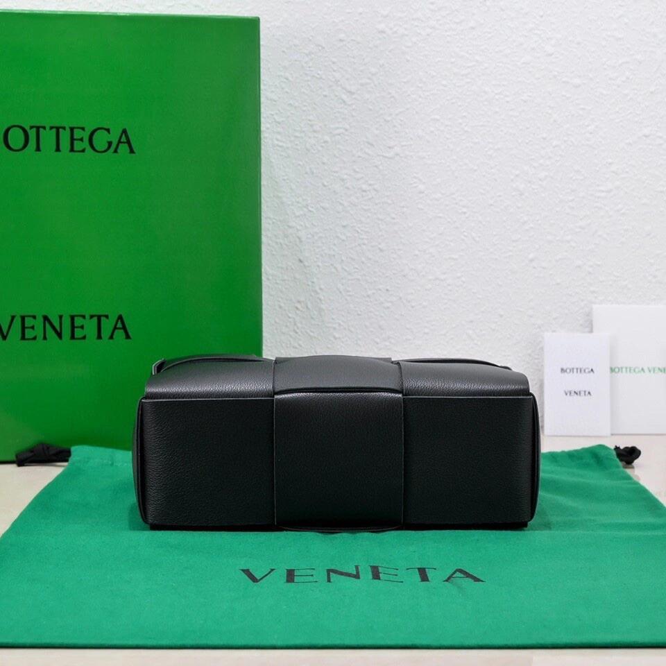 bo*te*ga Ve*ne*tatote-25*16*8cm