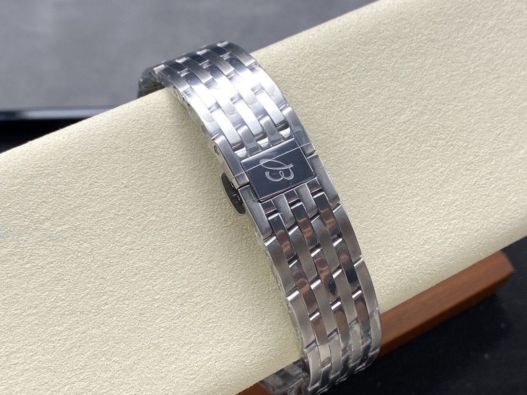 Breitling Navitimer B01 Chronograph Watch