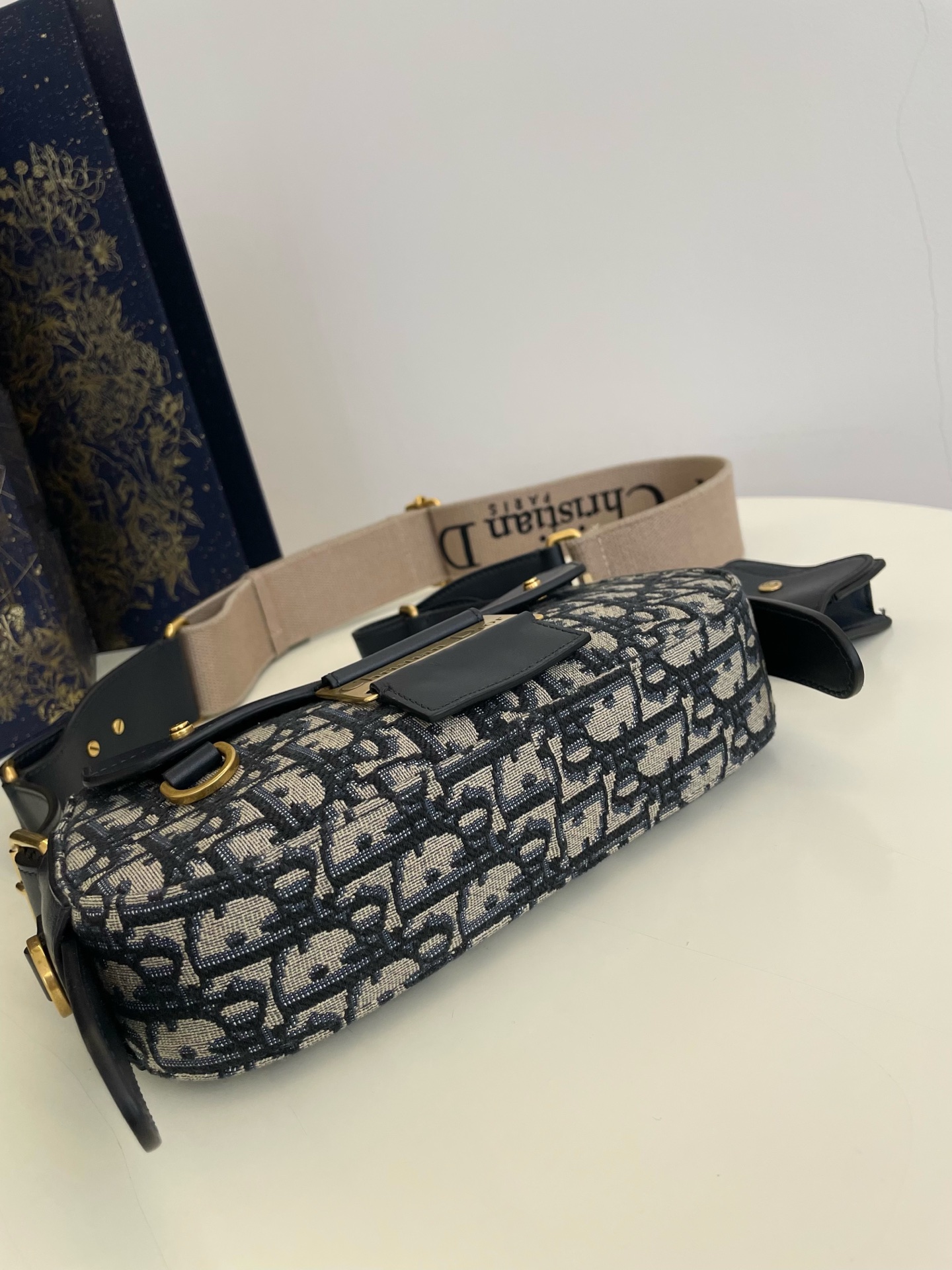 Diro New Street Chic Bag-24*5*12.5CM