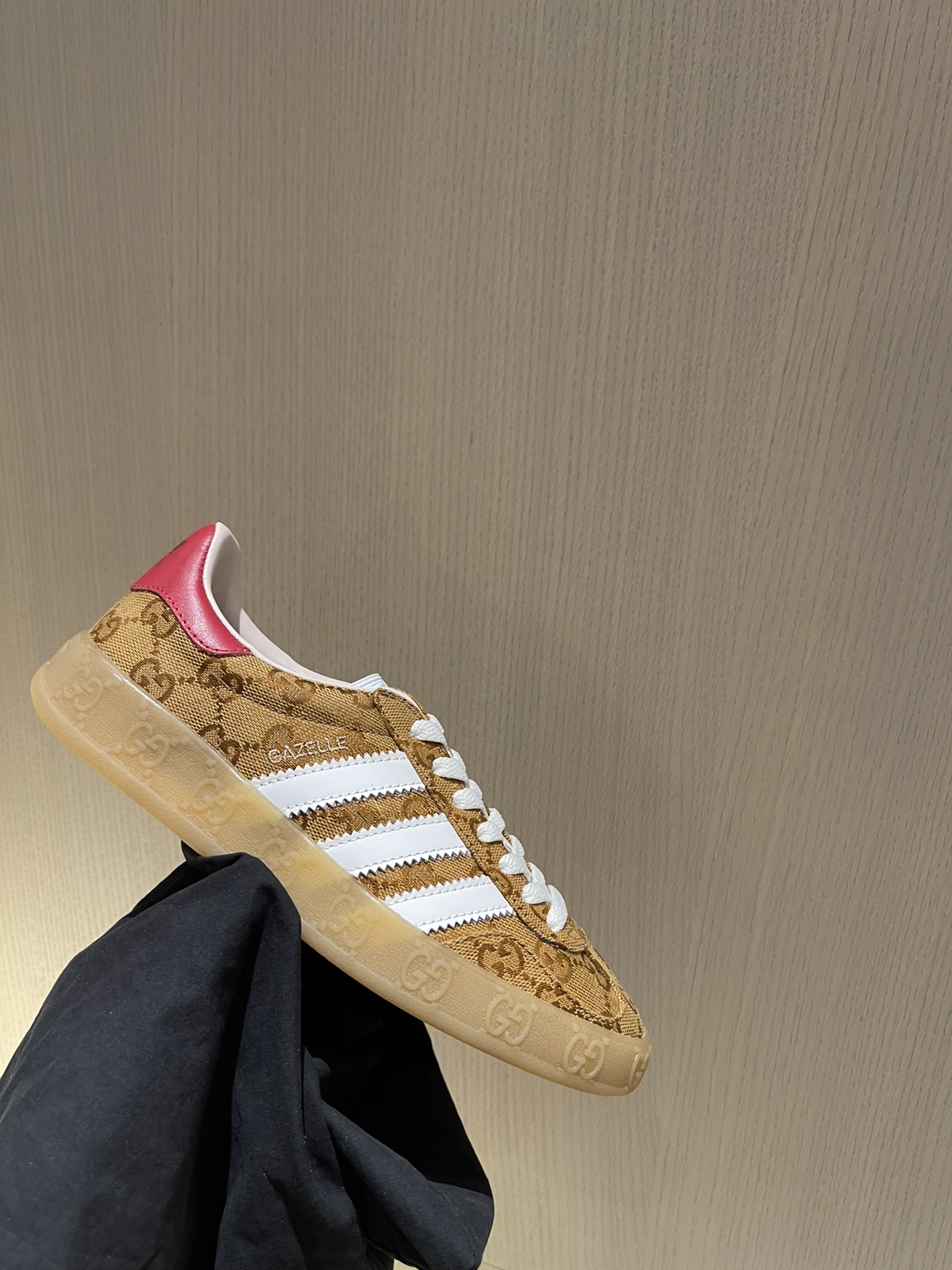 ad*sxG*u*i sneakers