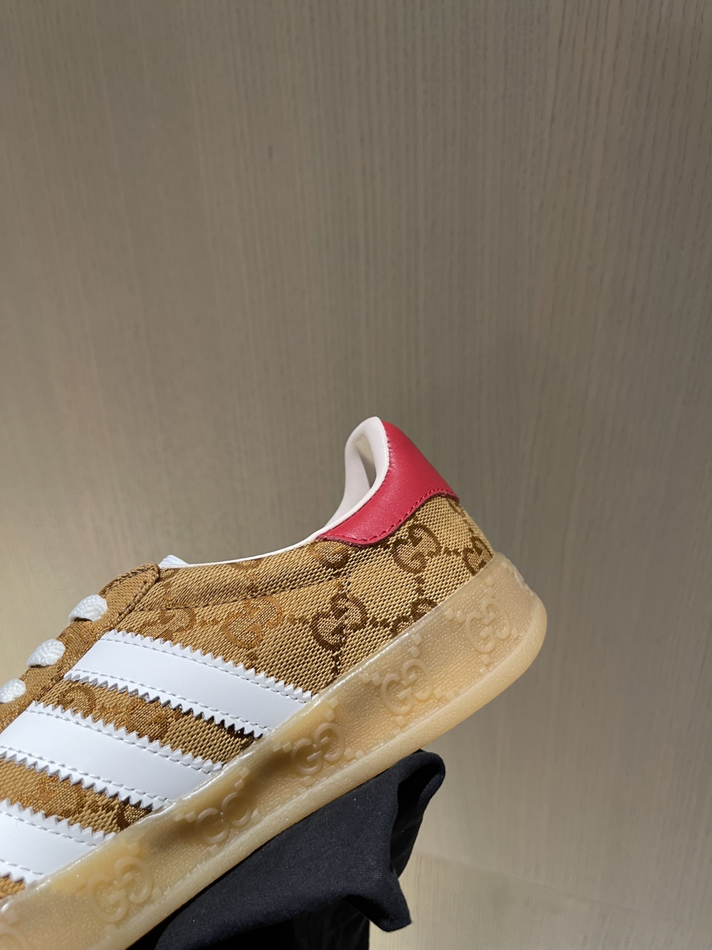 ad*sxG*u*i sneakers