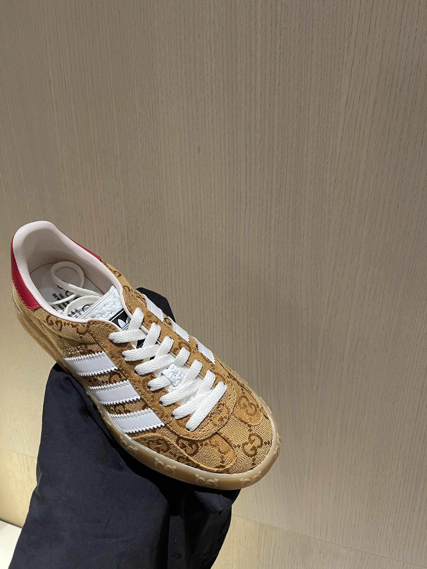 ad*sxG*u*i sneakers