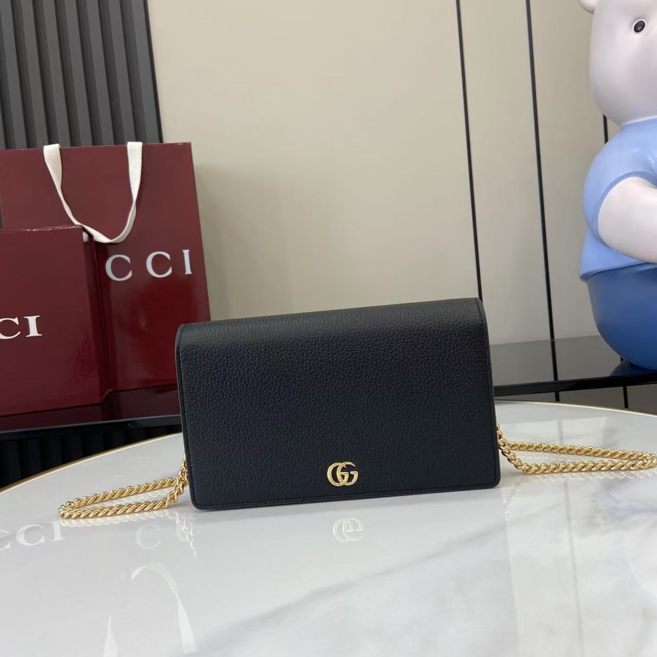 Gvc*1 wallet on chain in black leather-20*12.5*4cm