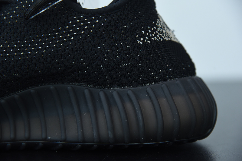 ad*s Y**zy boost 350 v2 "beluga" by1604