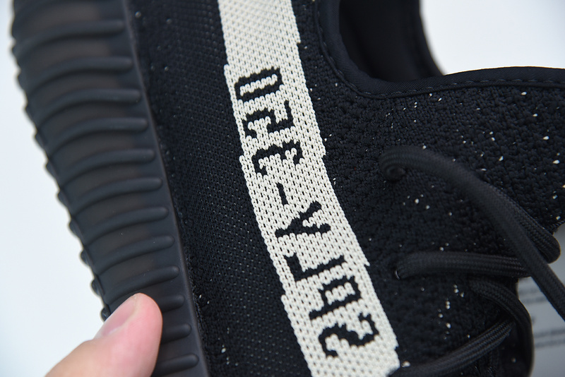 ad*s Y**zy boost 350 v2 "beluga" by1604