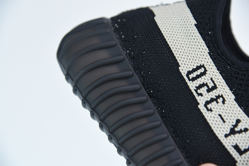 ad*s Y**zy boost 350 v2 "beluga" by1604