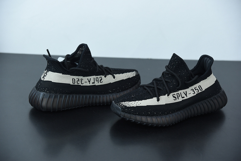 ad*s Y**zy boost 350 v2 "beluga" by1604