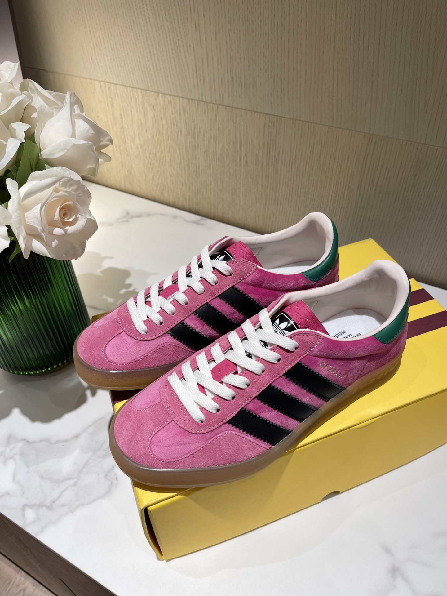 ad*sxG*u*i sneakers