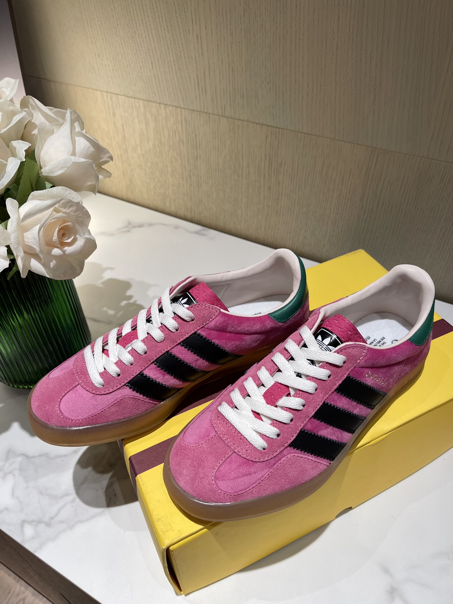 ad*sxG*u*i sneakers