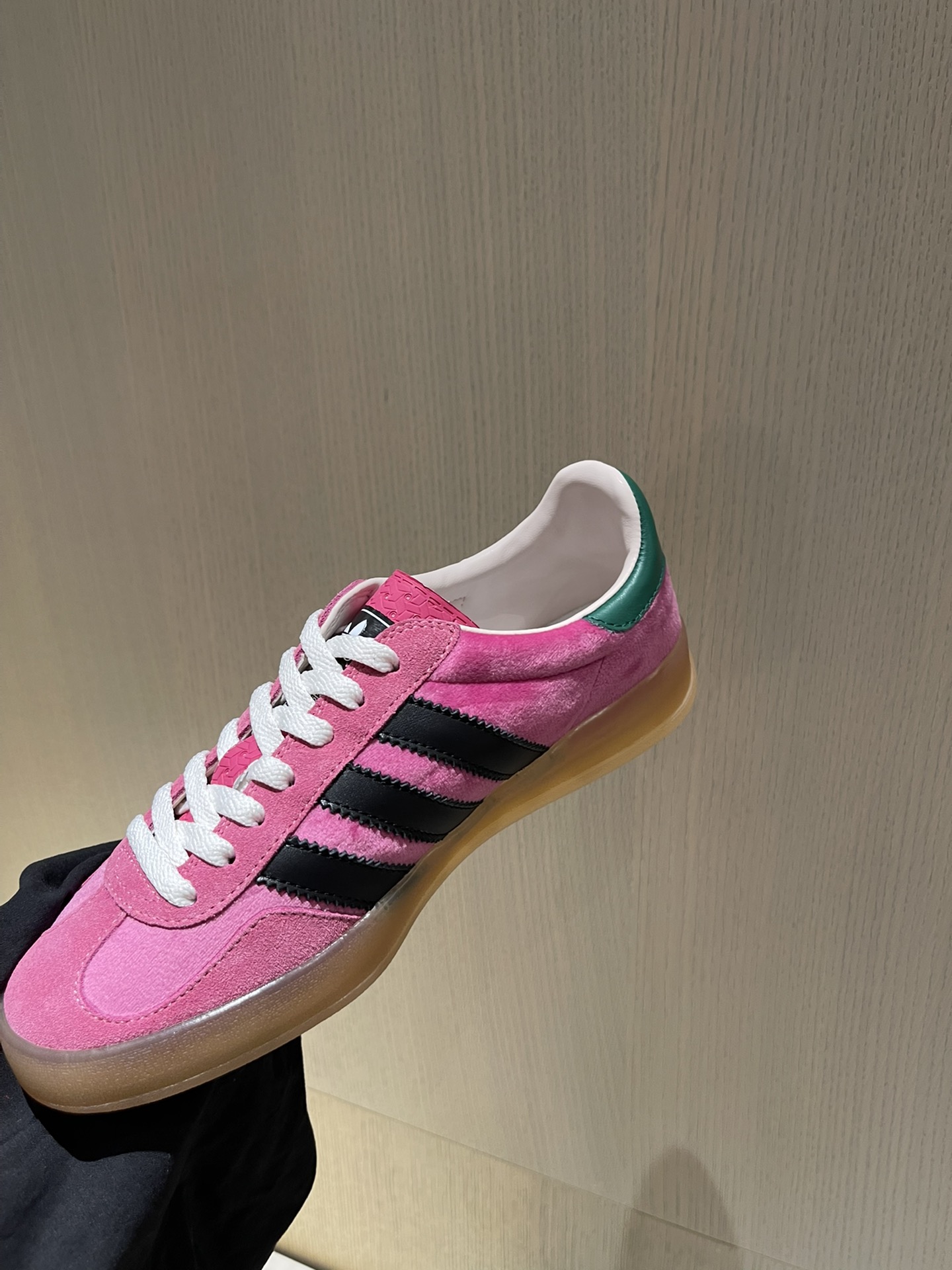 ad*sxG*u*i sneakers