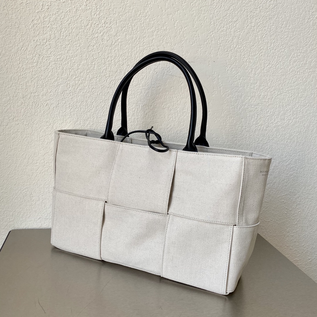 bo*te*ga Ve*ne*tatote-41×27×14cm