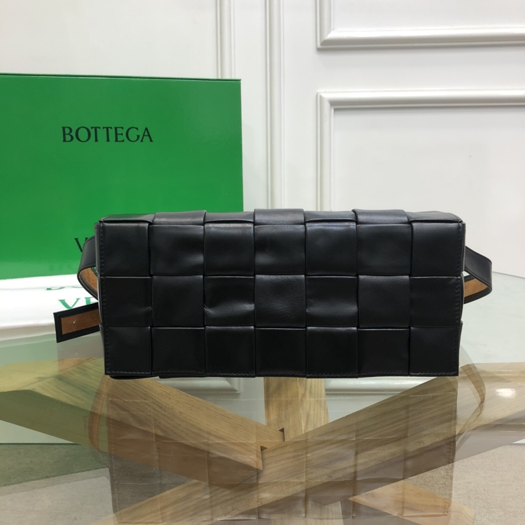 bo*te*ga Ve*ne*ta belt cassette bag-14*28*4cm