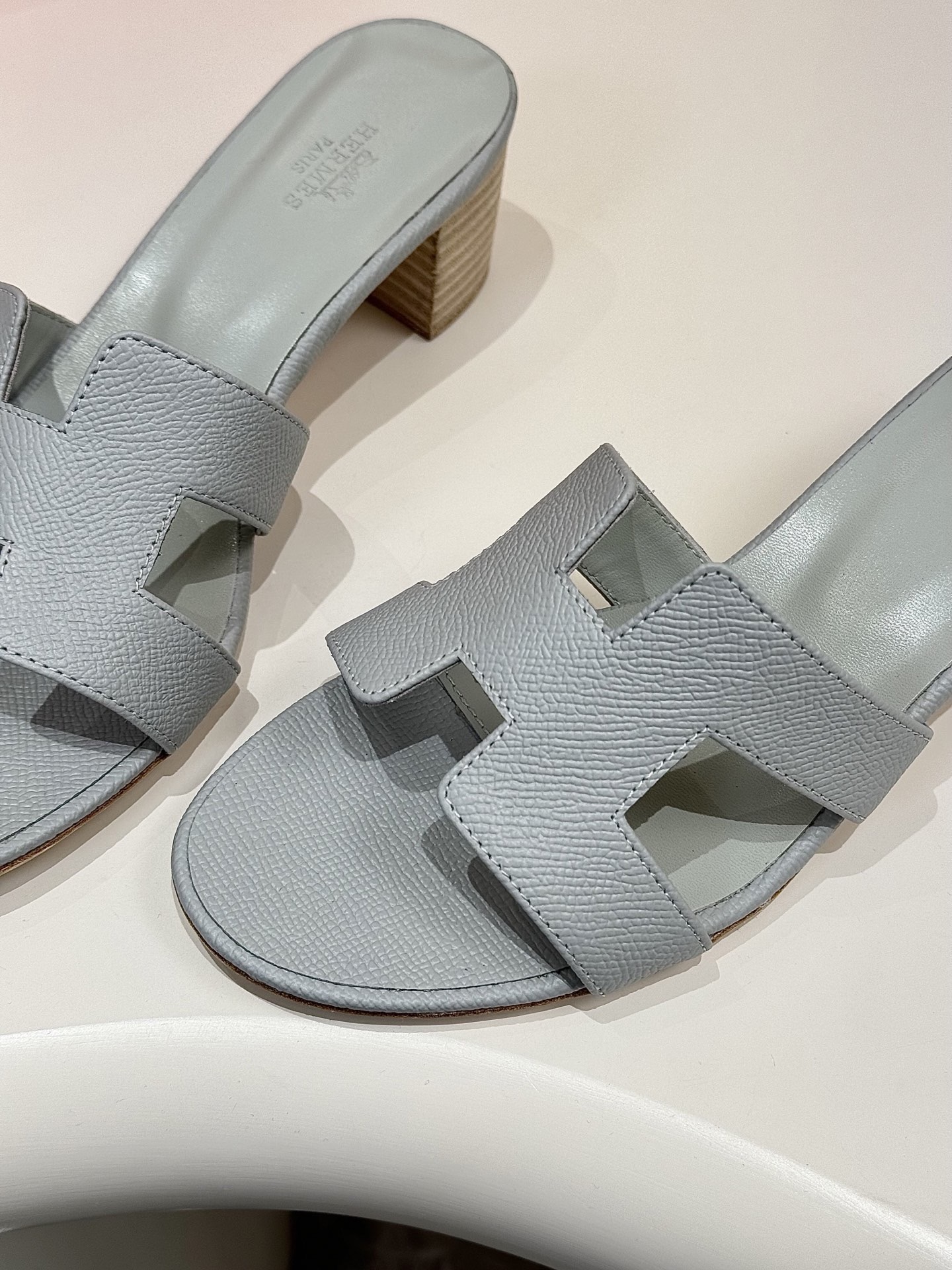 H**me5 H**me5 Classic Slippers