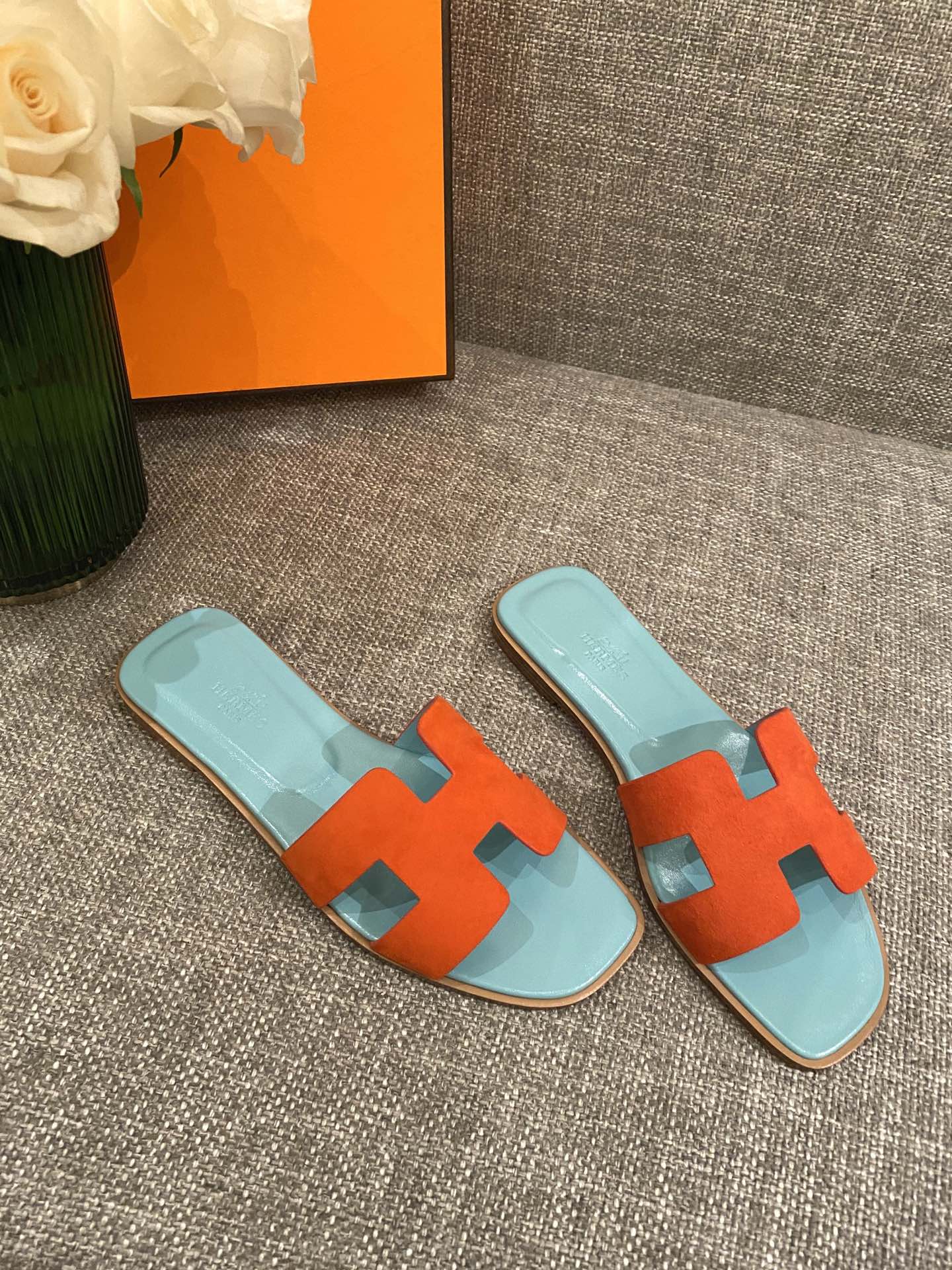 H**mes slippers