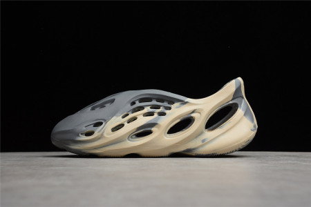 Y**zy foam runner "mxt moon grey " fy45678