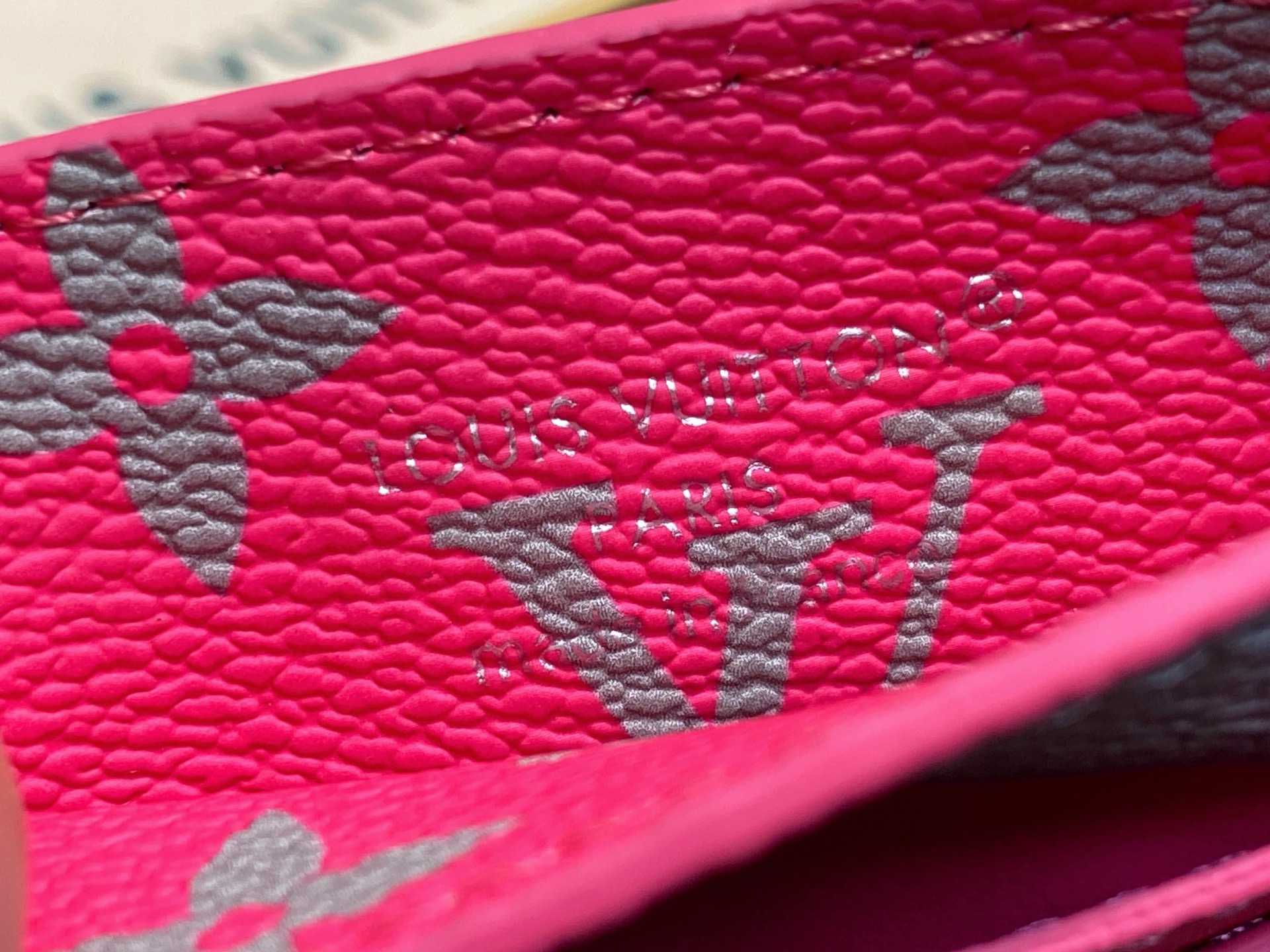 l0vis Vvtt0n double card holder-7 x 1.5 x 11cm