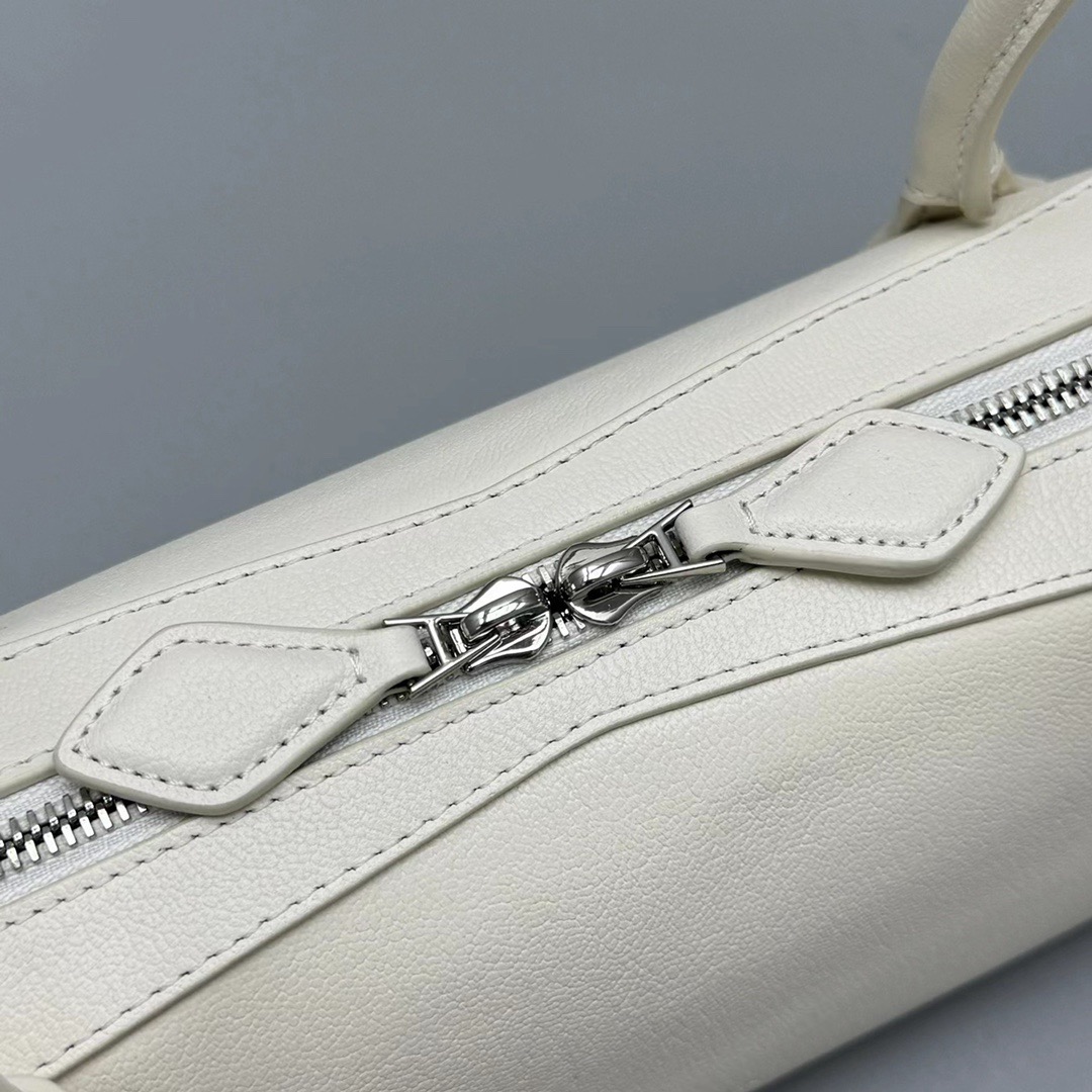 Alaïa Le Teckel "Sausage Dog" Shoulder Bag-32*13*10CM