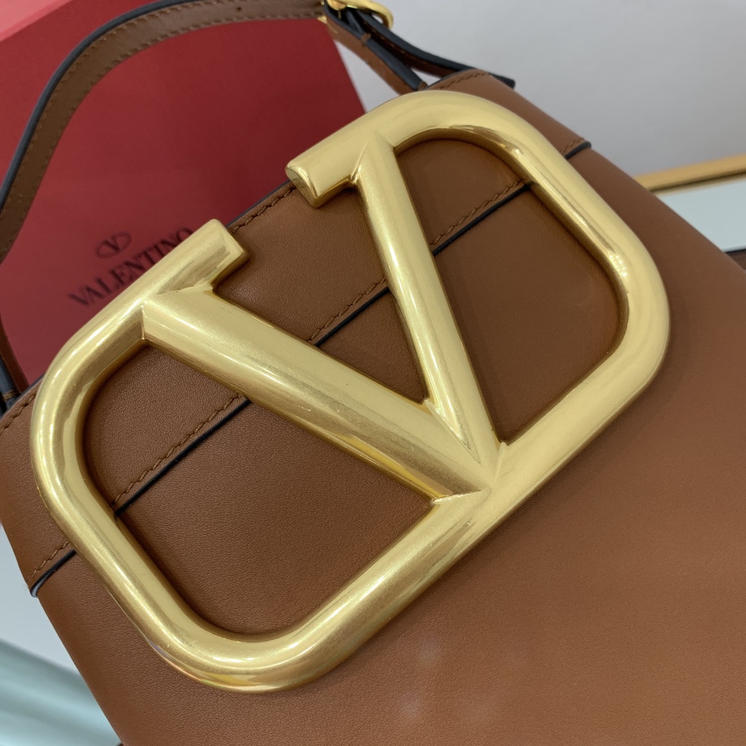 valentino garavani S*pervee bag-20*19*12cm