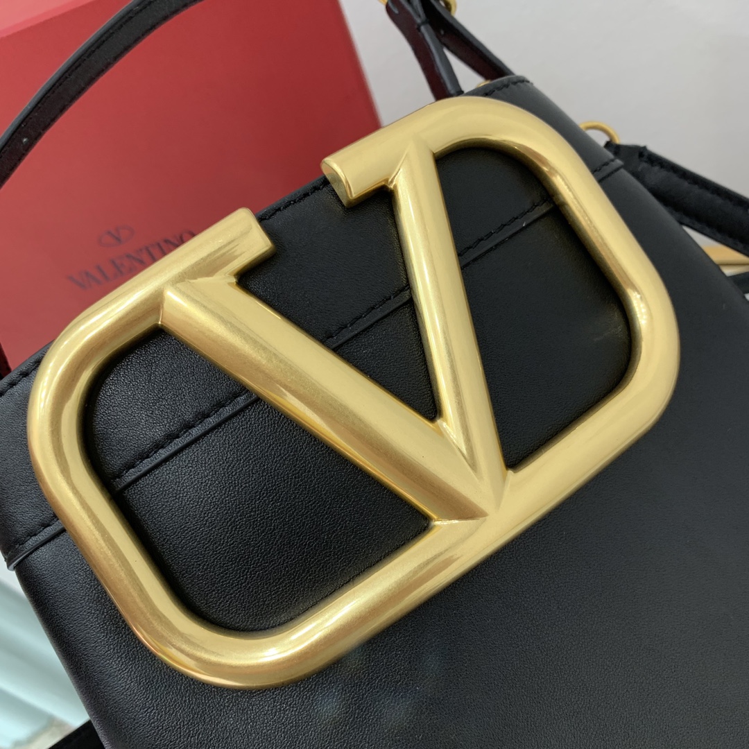 valentino garavani S*pervee bag-20*19*12cm