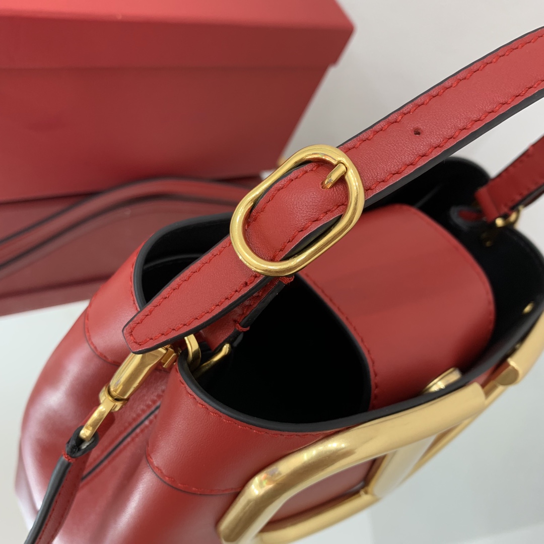 valentino garavani S*pervee bag-20*19*12cm