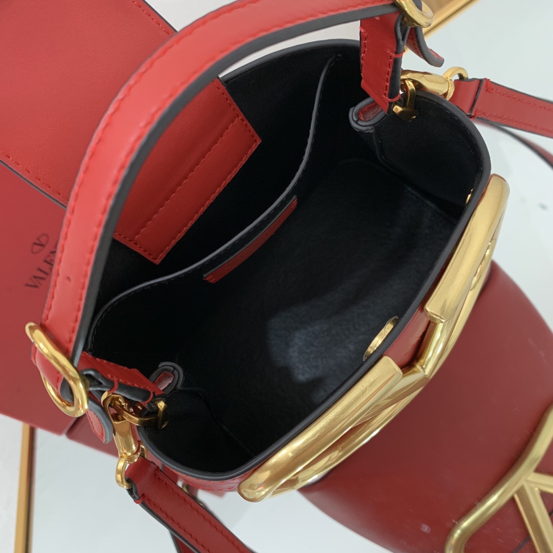 valentino garavani S*pervee bag-20*19*12cm
