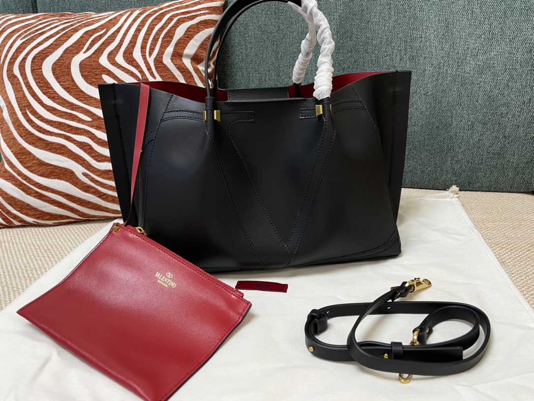 Valentino Garavani Escape Handbags-31*25*15&41*25*18 CM