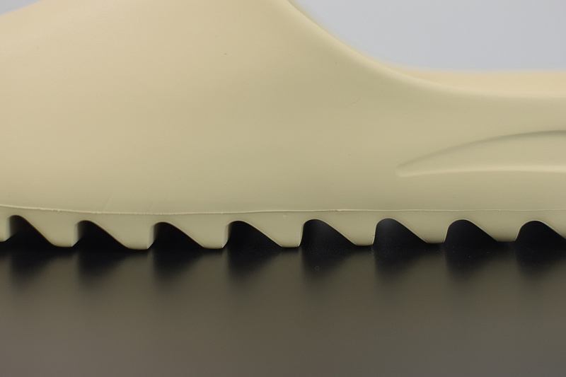 kanye west x ad*s Y**zy slide “resin”fw6345