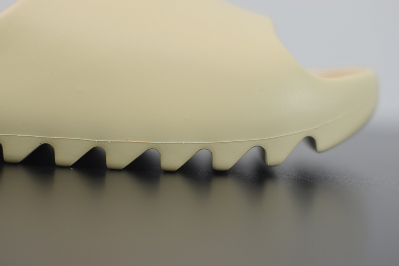 kanye west x ad*s Y**zy slide “resin”fw6345