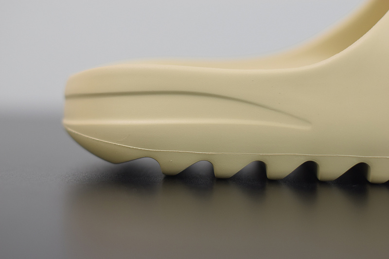 kanye west x ad*s Y**zy slide “resin”fw6345