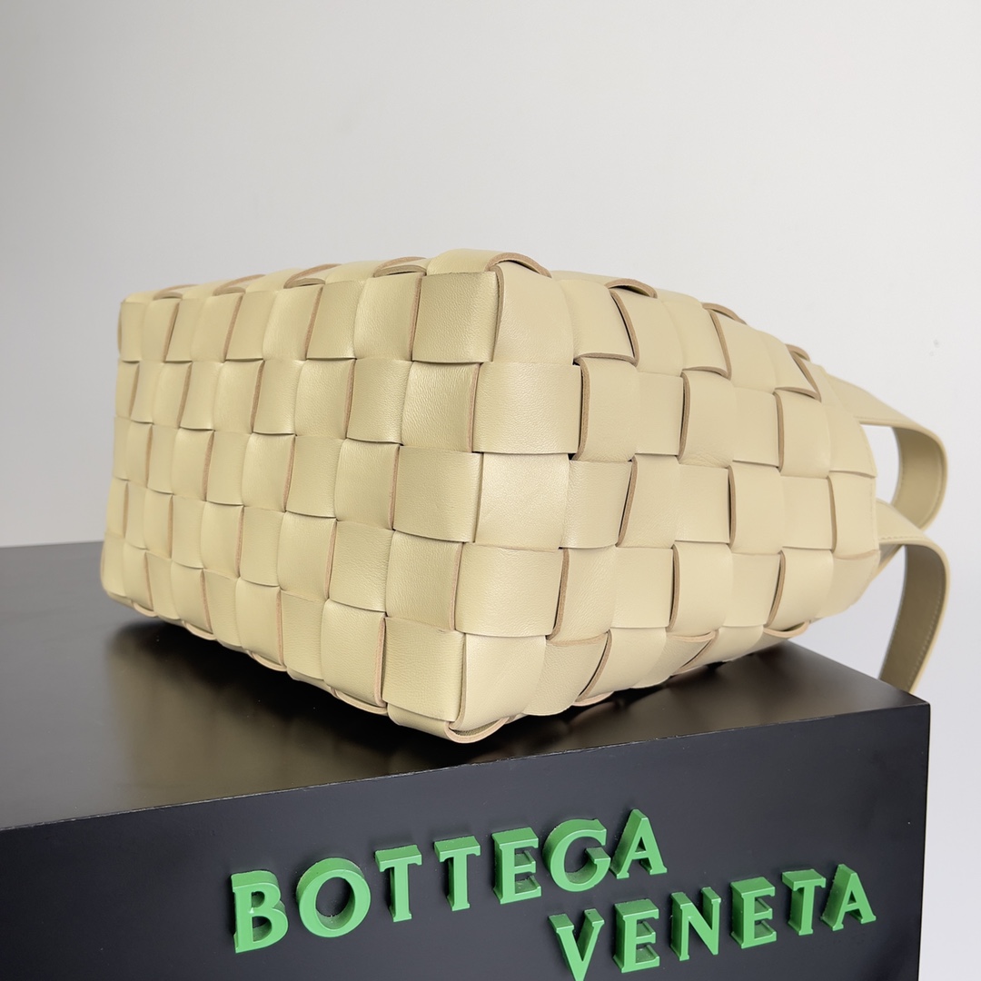 bo*te*ga Ve*ne*ta bowling bags-28*21*1cm