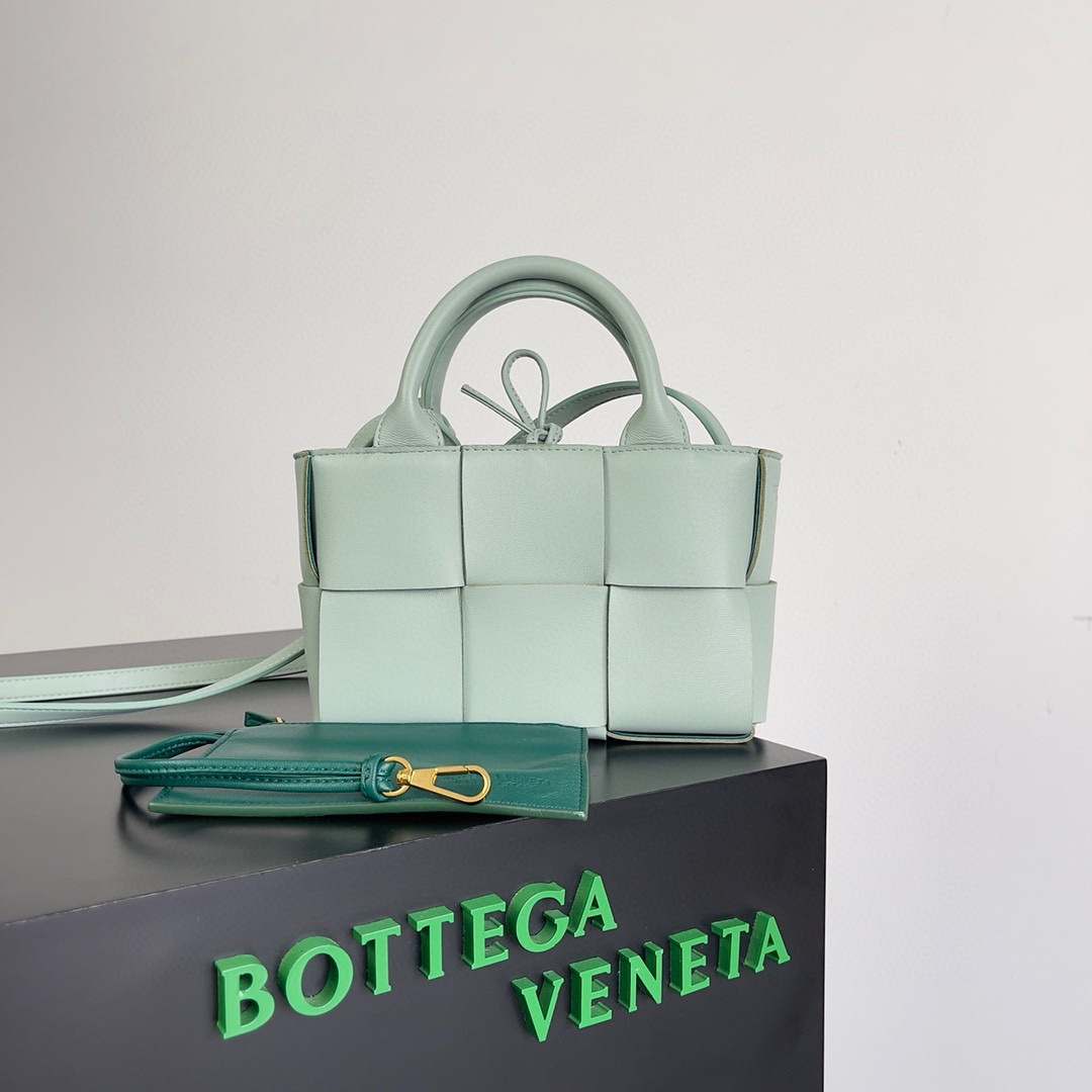 bo*te*ga Ve*ne*ta tote bag-20*7*13cm