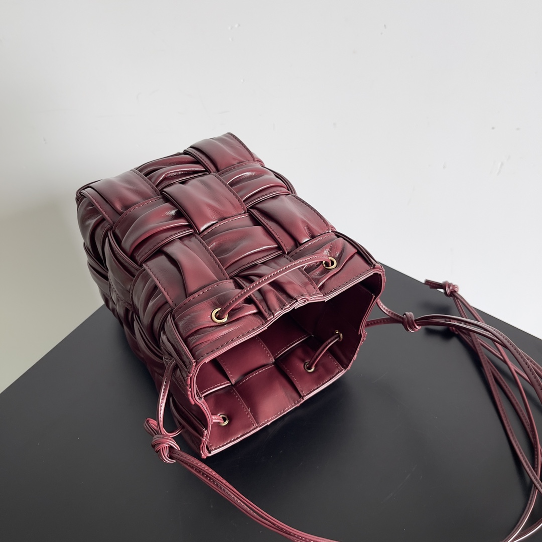 bo*te*ga Ve*ne*ta mini bucket-18*14*14cm