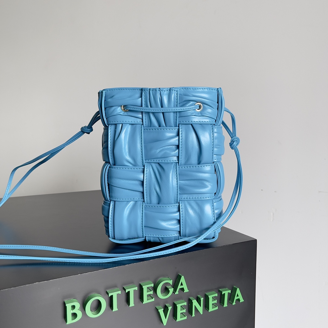 bo*te*ga Ve*ne*ta mini bucket-18*14*14cm